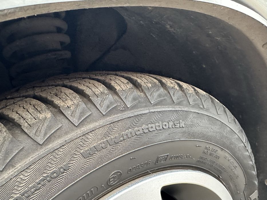 Продам машину в рідній фарбі з мінімальним пробігом 30 тис км