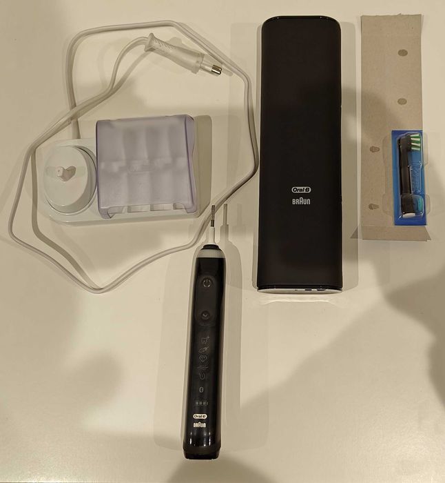 Escova Elétrica Oral-B para peças (AVARIADA)+ Acessórios originais