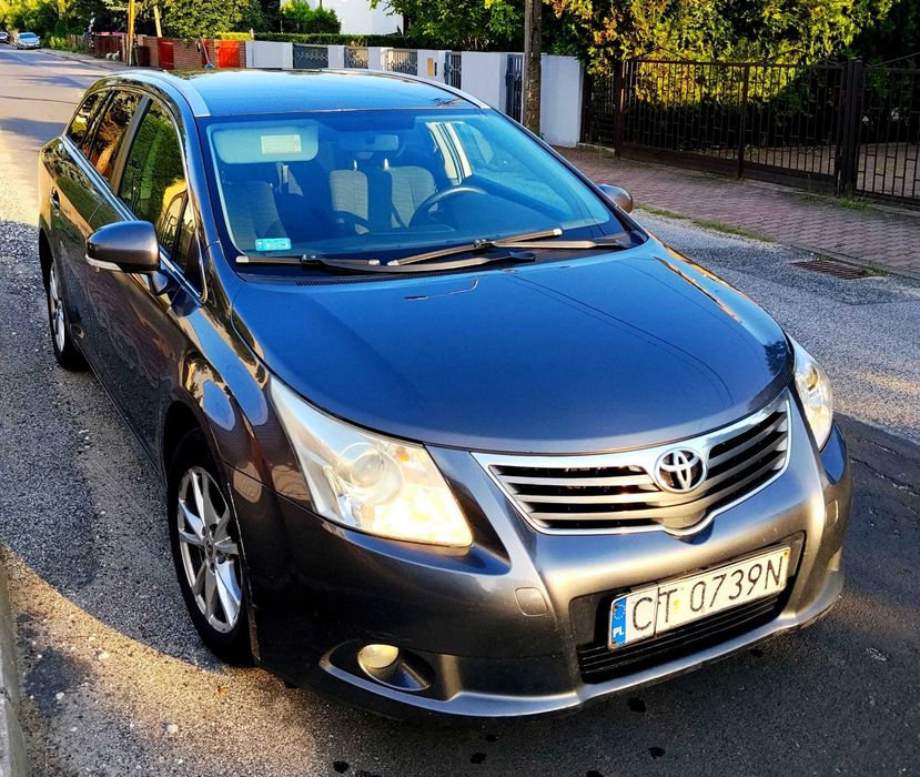 Toyota Avensis 2.0 diesel 2011 rok