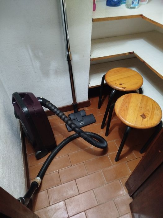 Aspirador Bosch castanho