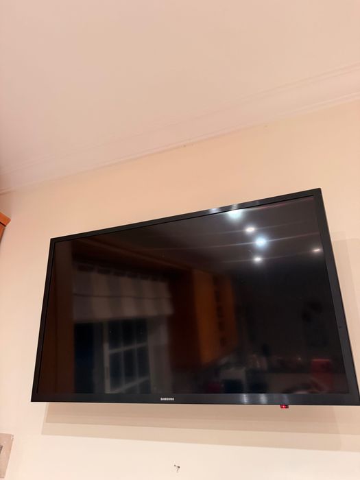 Lote completo: JBL PartyBox 120, iPhone 16, bicicletas, passadeira e muito mais