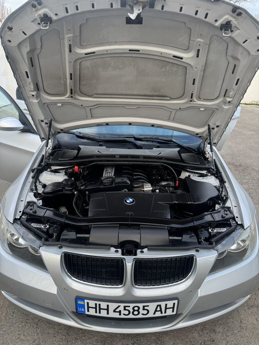 Продам БМВ с автоматической коробкой передач!
