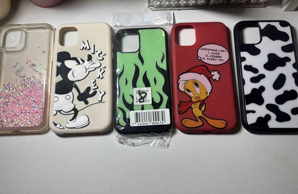 Sprzedam etui do iphona 11 i Xr i jeden do 11 pro