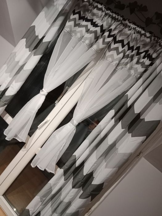 Nowe Zasłony zygzak szaro białe na przelotkach