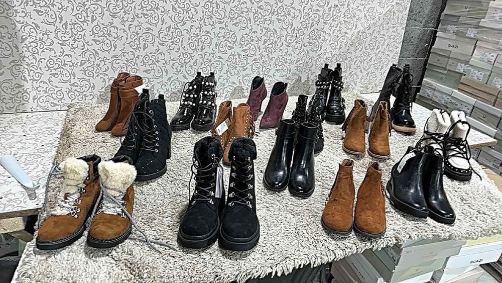 Продаж взуття оптом