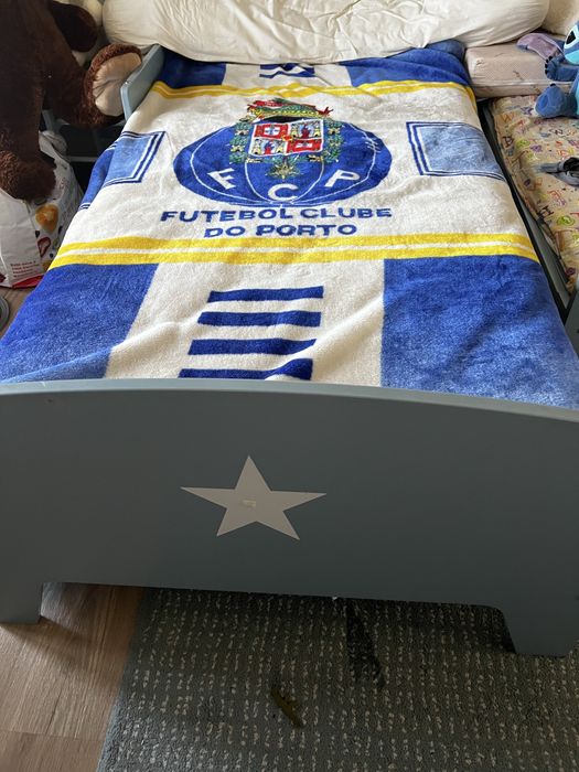 Camas de criancas em muito bom estado