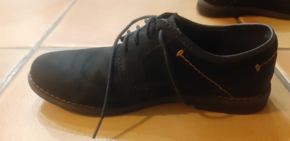 Sprzedam buty dla chłopca firmy Lasocki