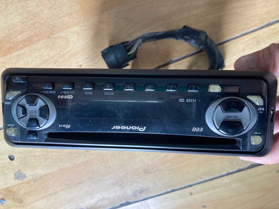 Radio samochodowe Pioneer - magnetofon Stan bardzo dobry