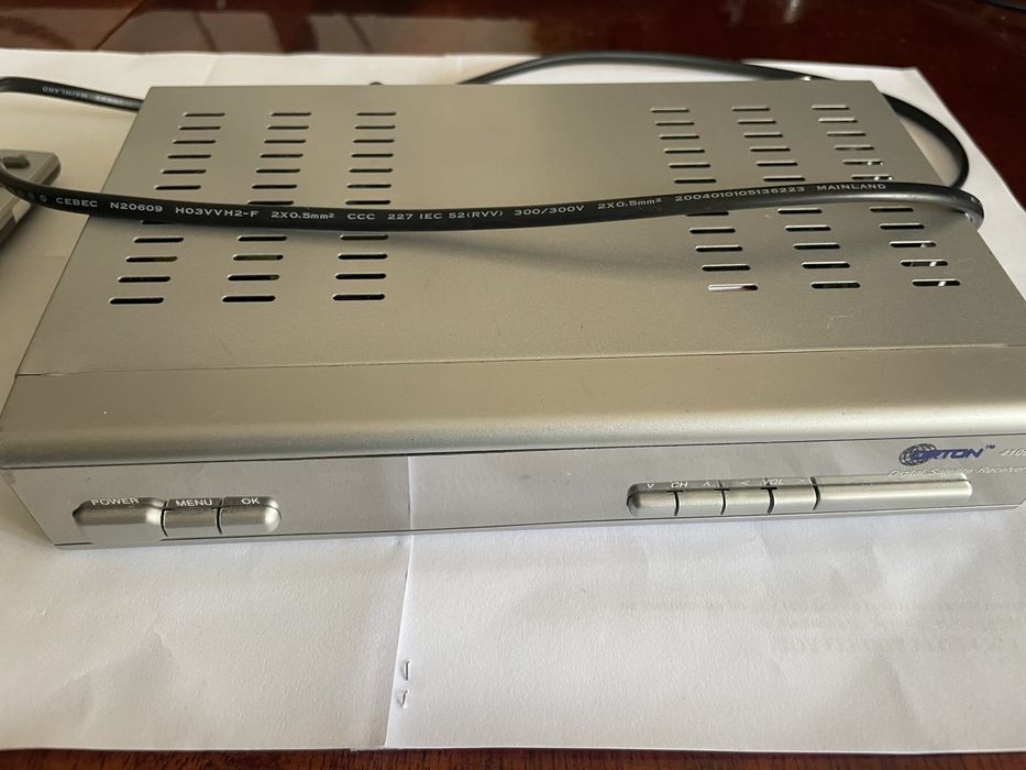 спутніковий тюнер