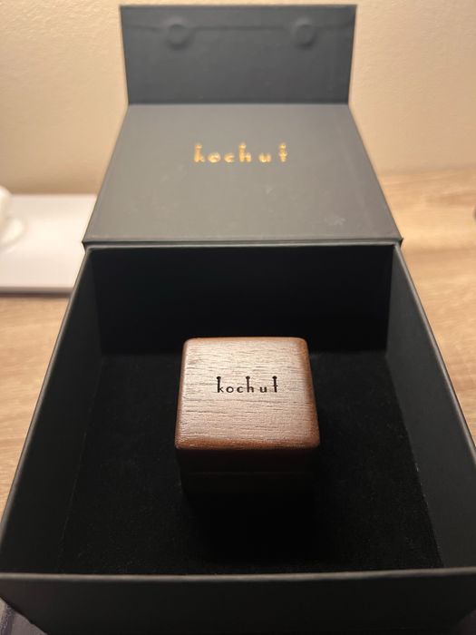 Каблучка від Kochut «Ніжні обійми»