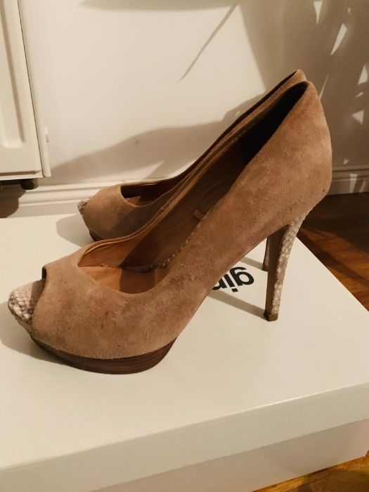 Szpilki zamszowe ZARA rozmair 37