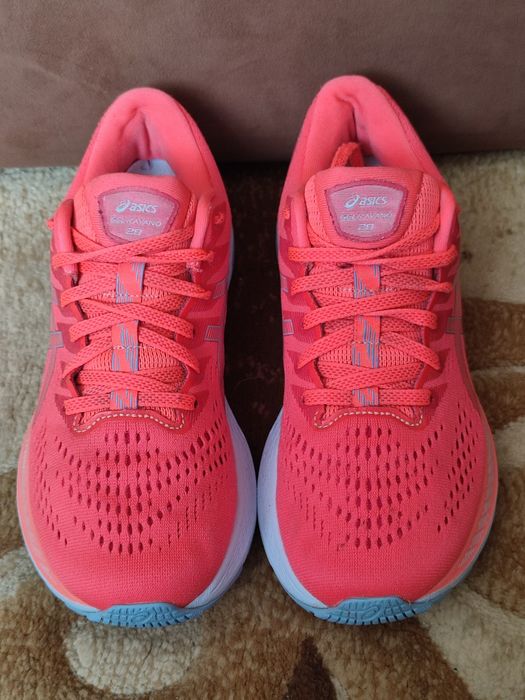 Кросівки Asics Gel - Kayano 28. 40 розмір, коралового кольору, жіночі кросівки для бігу