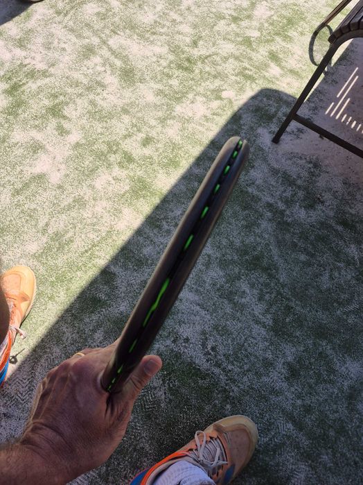 Wilson Blade 100 V8