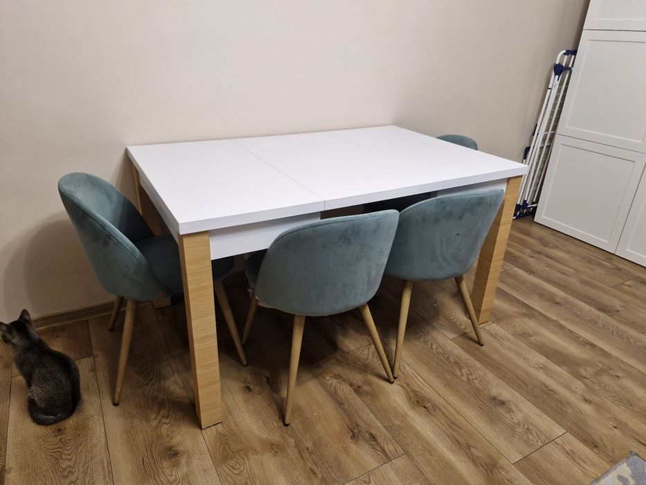 Sprzedam 4 krzesła home & you