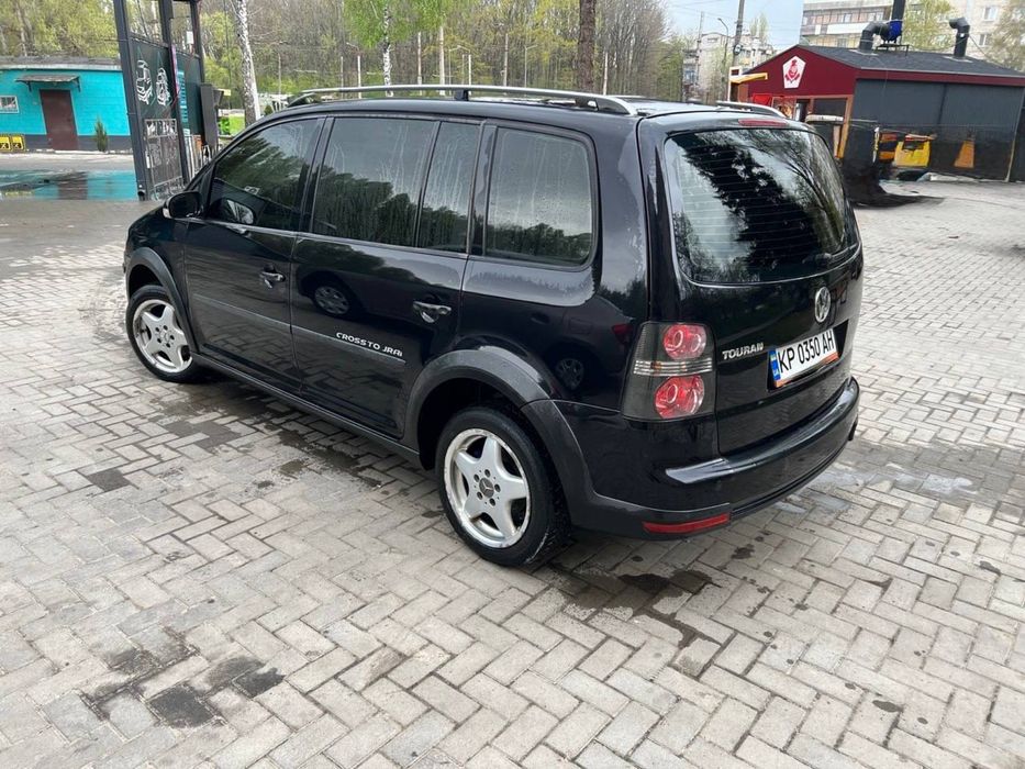 Volkswagen Touran Cross