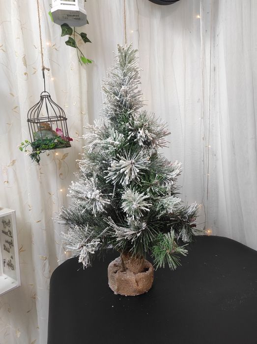 Árvore de Natal com neve