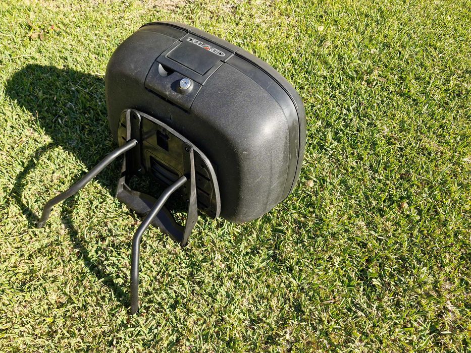 Top case com suporte Gsr600