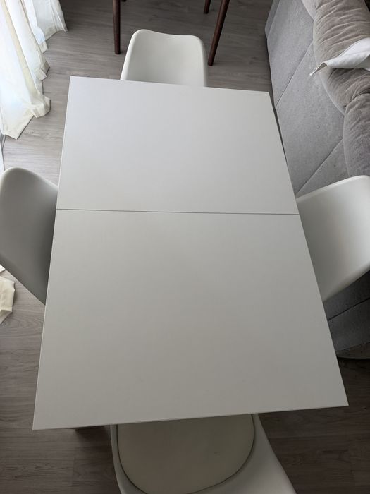 Mesa de sala branca