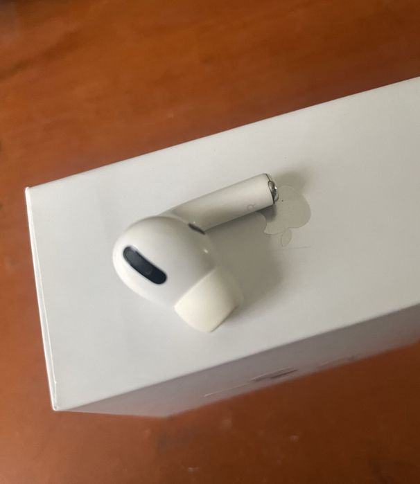 Airpods pro 1 оригинал, правый
