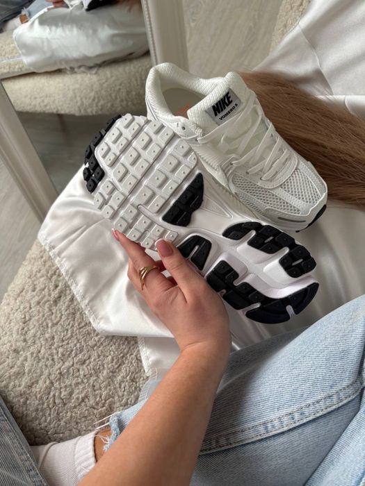 Кросівки Nike Vomero Zoom 5 Grey Black  найк зум вумеро сірі 36-45