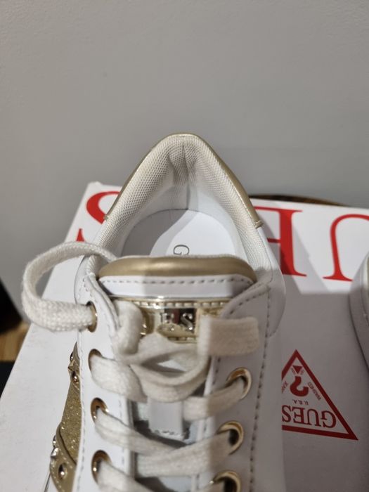 GUESS Bevlee - Sneakersy niskie, białe, roz. 35