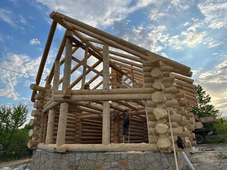 Дикий зруб, будинки з дикого зрубу, будинок з дерева