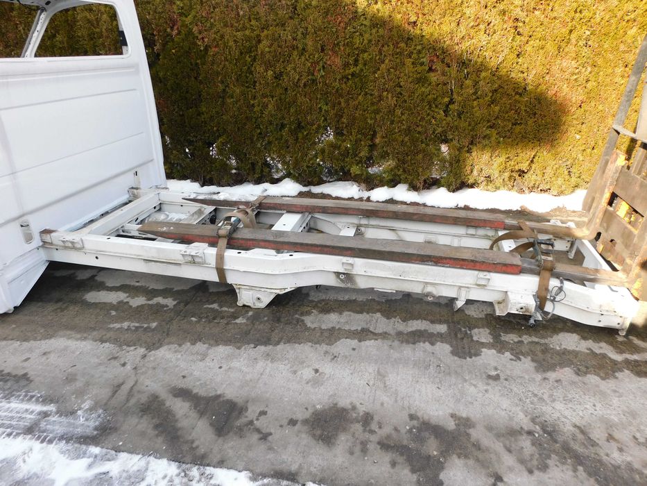Karoseria rama paka bliźniak Mercedes Sprinter 906 VW Crafter BEZ RDZY