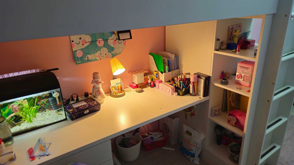 Łóżko piętrowe białe z biurkiem