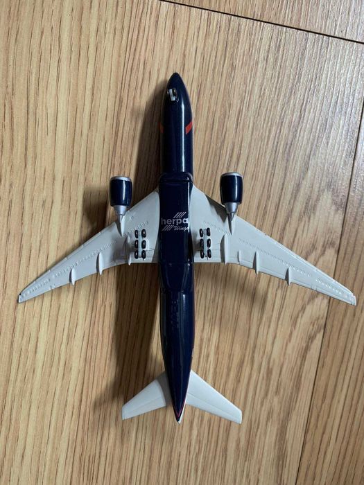 Boeing 777-200 British Airways Herpa 1:500 Com Caixa