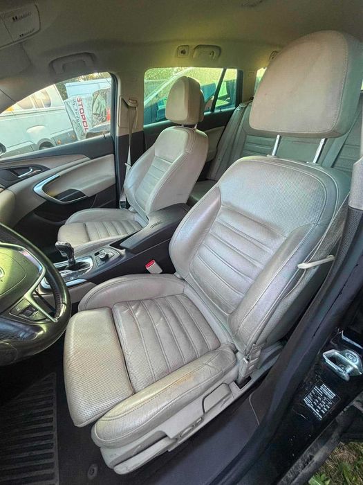 Super Stan! Opel insignia A Kombi Wnętrze fotele wykładzina skórzane jasne beżowe skóra jasna przód przednie boczki tapicerki drzwi schowek