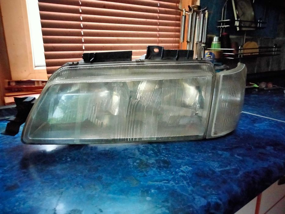 Фара левая на Пежо 605 1990года