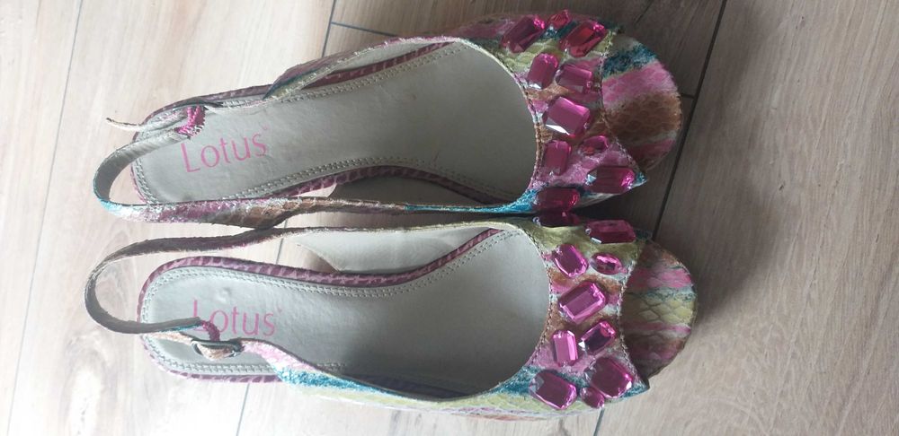Sandały na koturnie Lotus rozmiar 37-38
