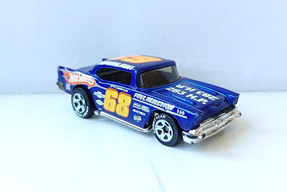 Hot Wheels - '57 Chevy, 2011 - Treasure Hunt.