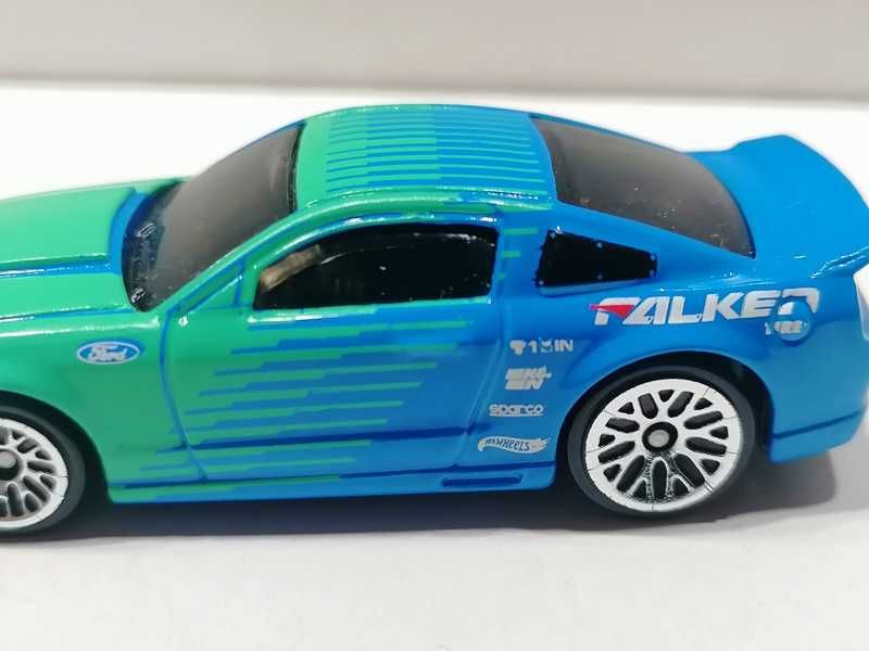 Hot Wheels 07 Ford Mustang Falken