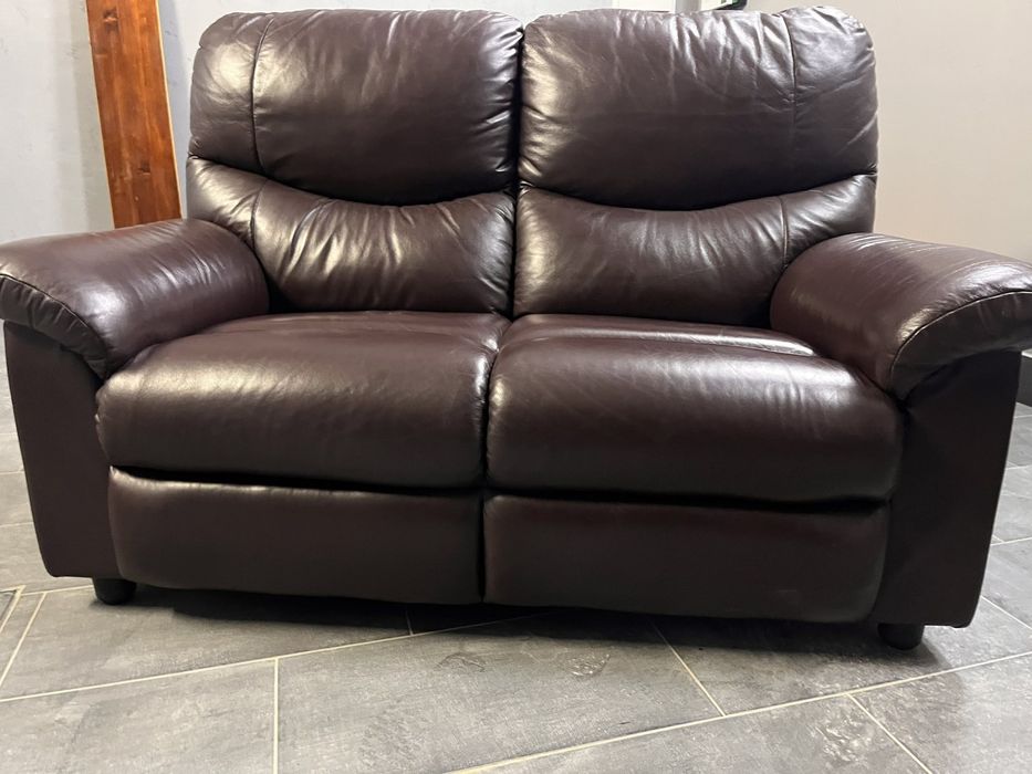 Роскошный кожаный диван из Европы.