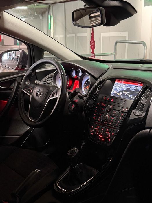 Opel Atra GTC 1.6 cdti