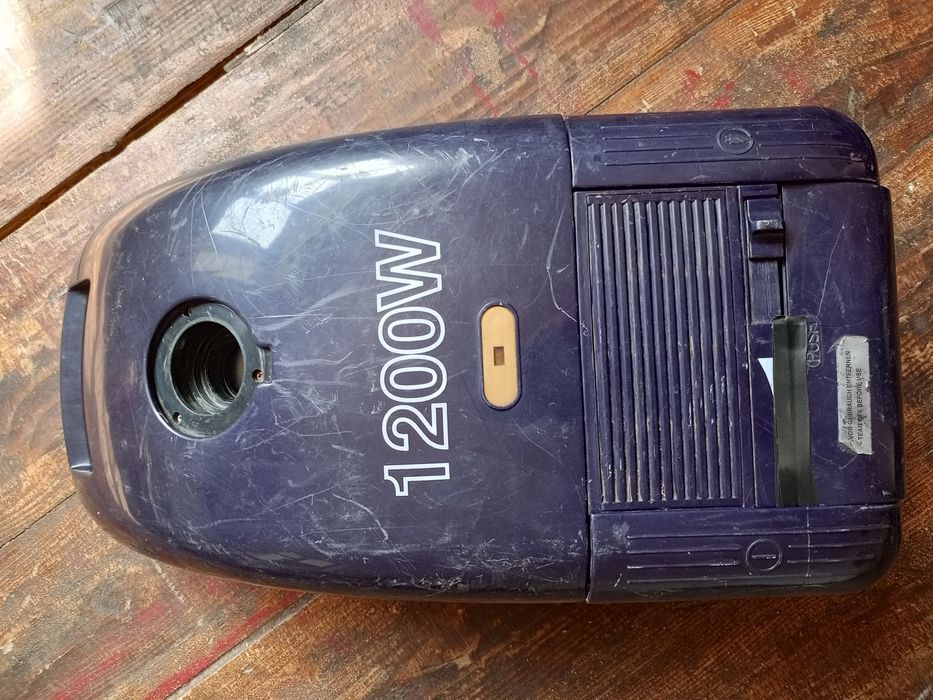 Пилосос      700