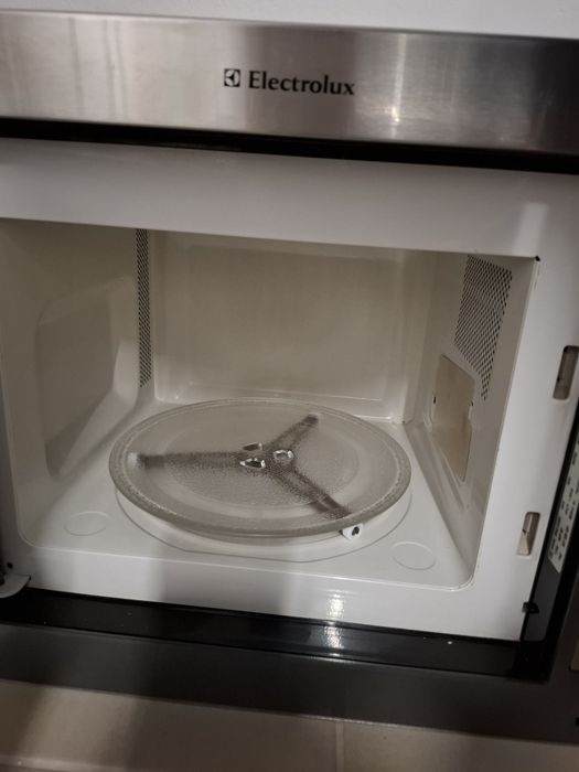 Microondas Electrolux EM817206X para peças