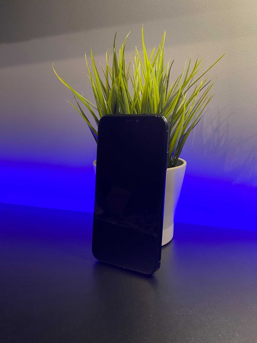 iPhone XR 64GB CZARNY -- 81% baterii -- w pełni sprawny(Aktualne)