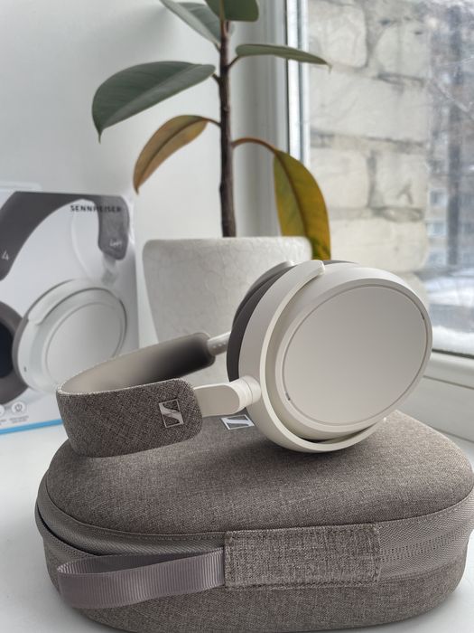 Sennheiser Momentum 4 , нові преміальні навушники.