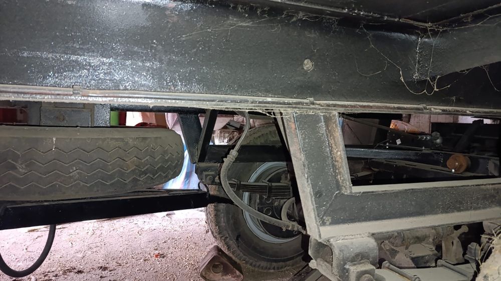 Przyczepa rolnicza Sanok D633 9 ton garażowana d50, d55 d47