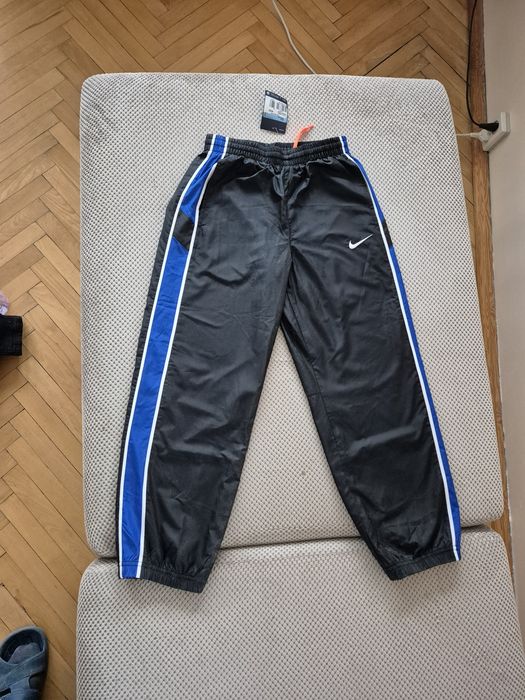 Nowe Spodnie Nike sportowe ortalionowe 137-147 M 10-12 YRS