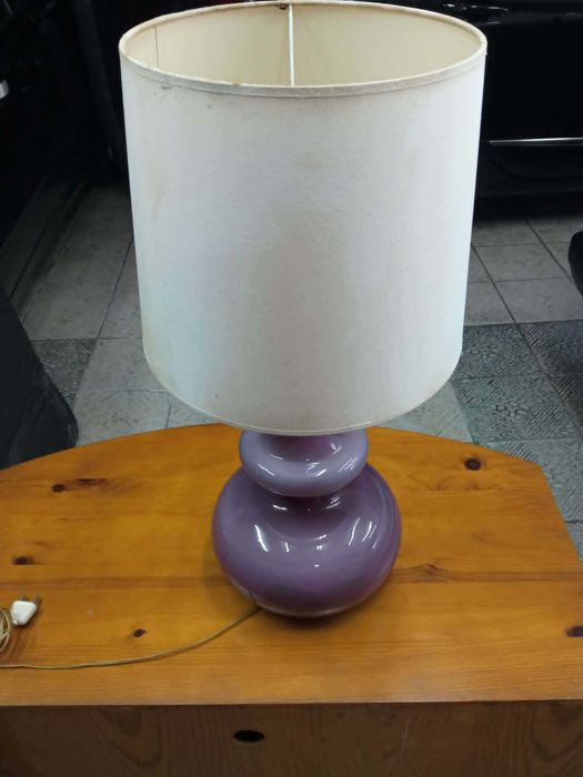 candeeiro de mesa em louça