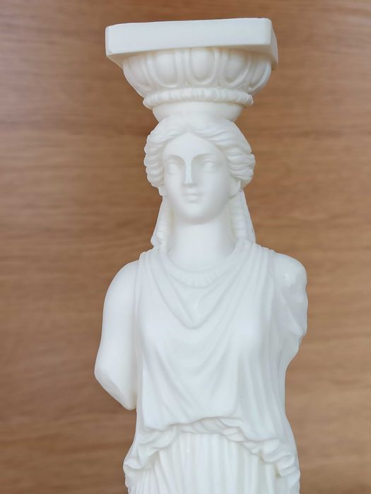 Piękna figurka z alabastru