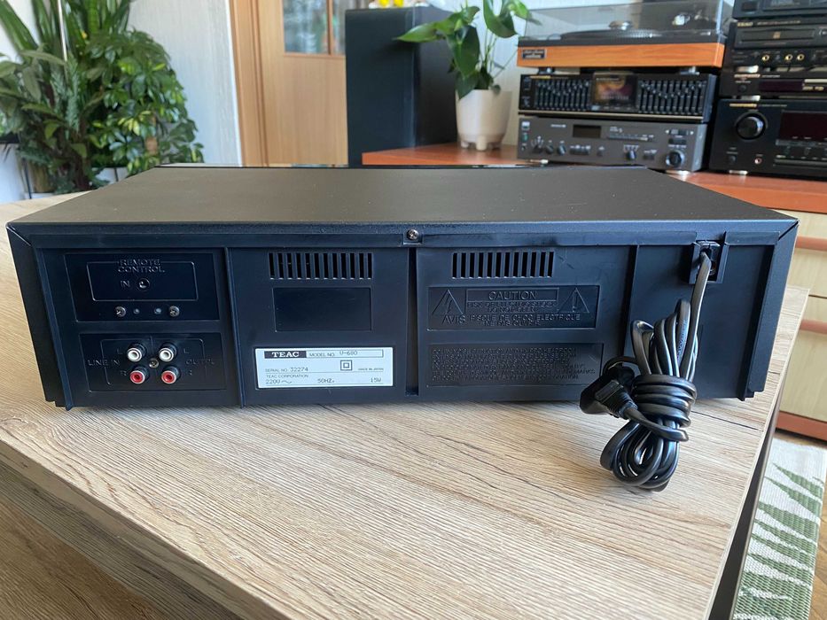Magnetofon Teac V-680  3 head