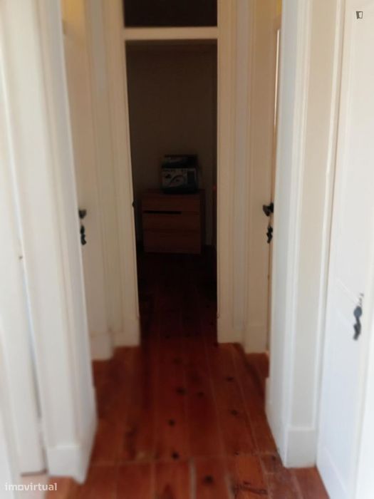 Quarto - localizado em Alameda Lisbon