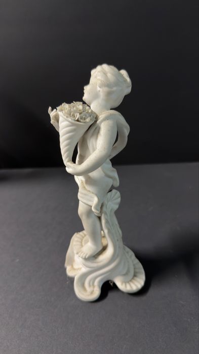 Escultura em biscoite da Fabrica da vista Alegre