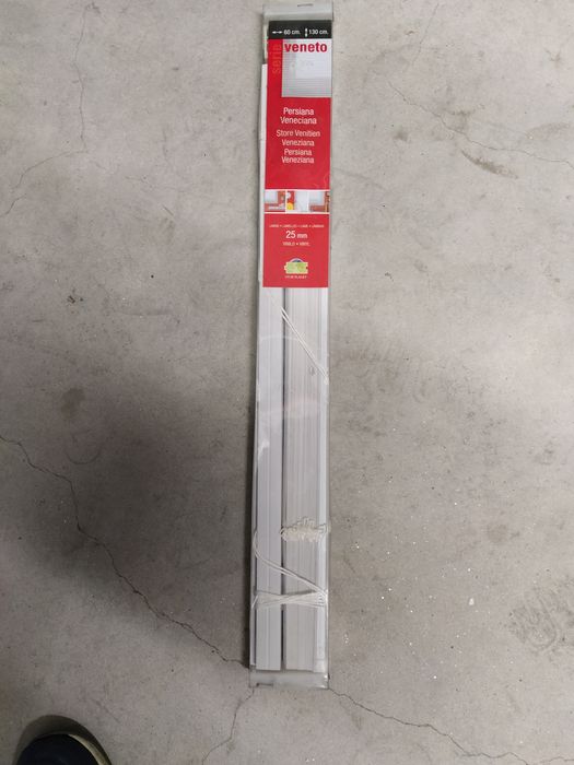 Venetian Blind425606090652405761