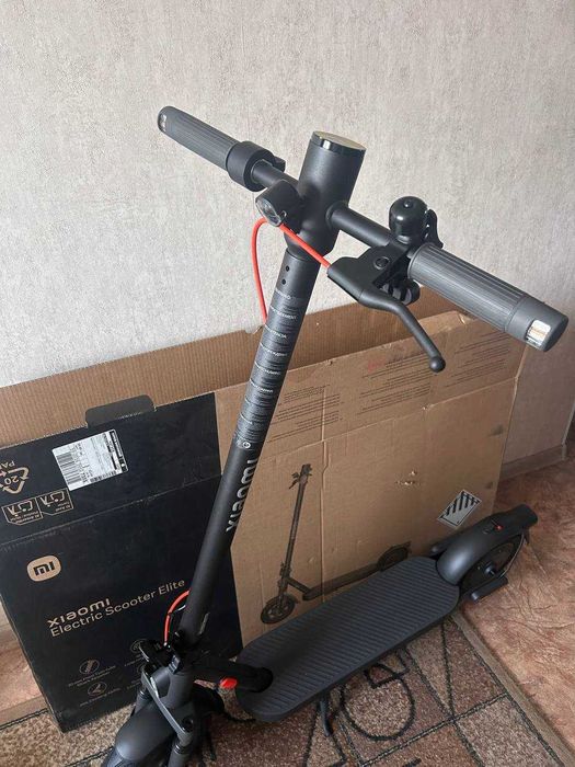 Електросамокат Xiaomi Mi Electric Scooter Elite GL(BHR9603GL)