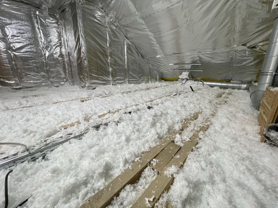 Wdmuchiwanie wełny celulozy adaptacjapoddasza Program Czyste Powietrze